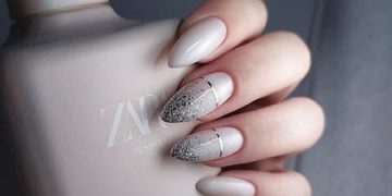 Стильный маникюр с блестками