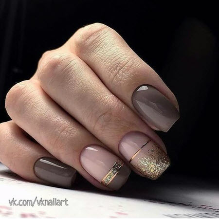 Дизайн ногтей с золотистыми блестками