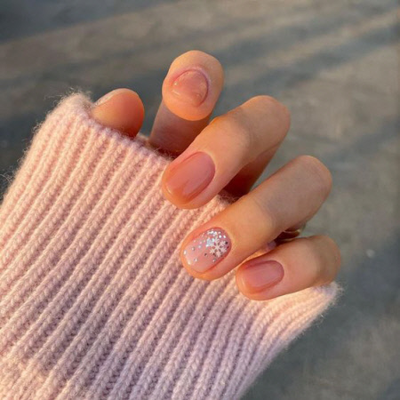 Новогодний дизайн ногтей на короткие ногти