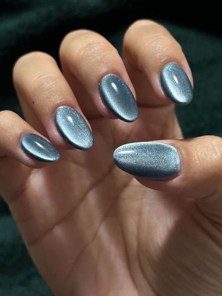 Маникюр "кошачий глаз"