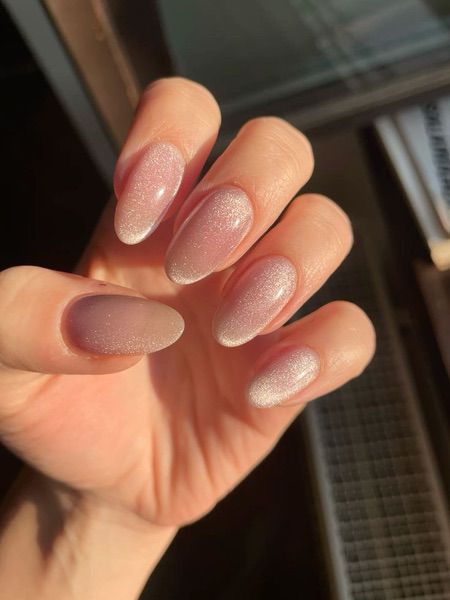 Маникюр "кошачий глаз"