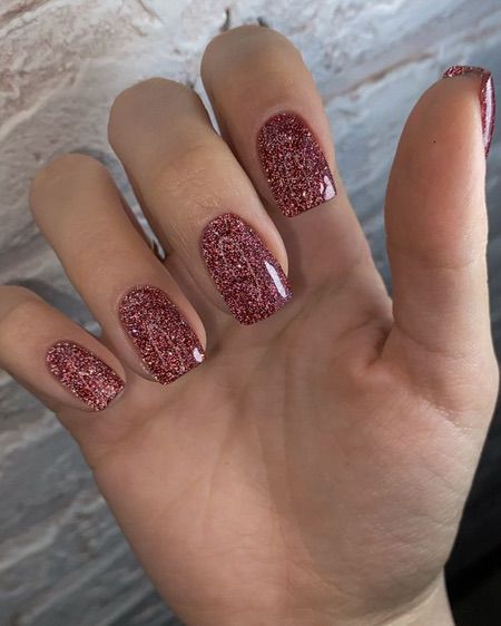 Маникюр с блестками