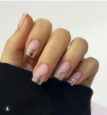 Зимний дизайн ногтей