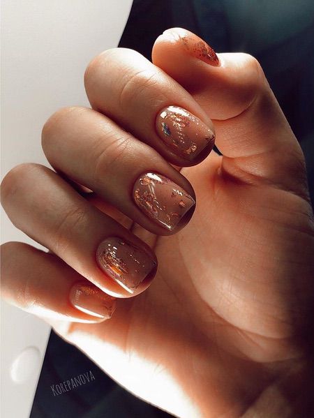 Золотой маникюр