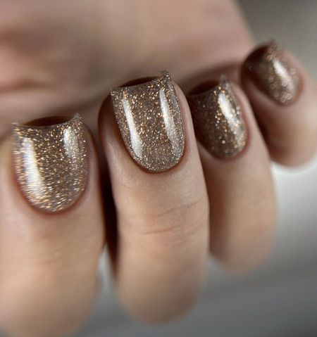 Золотой маникюр